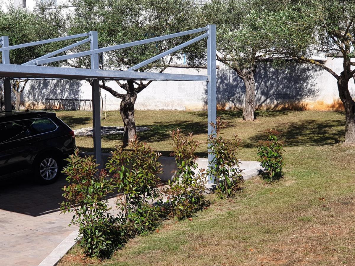 Apartments With A Parking Space Valbandon, Fazana - 7296 Štinjan Extérieur photo