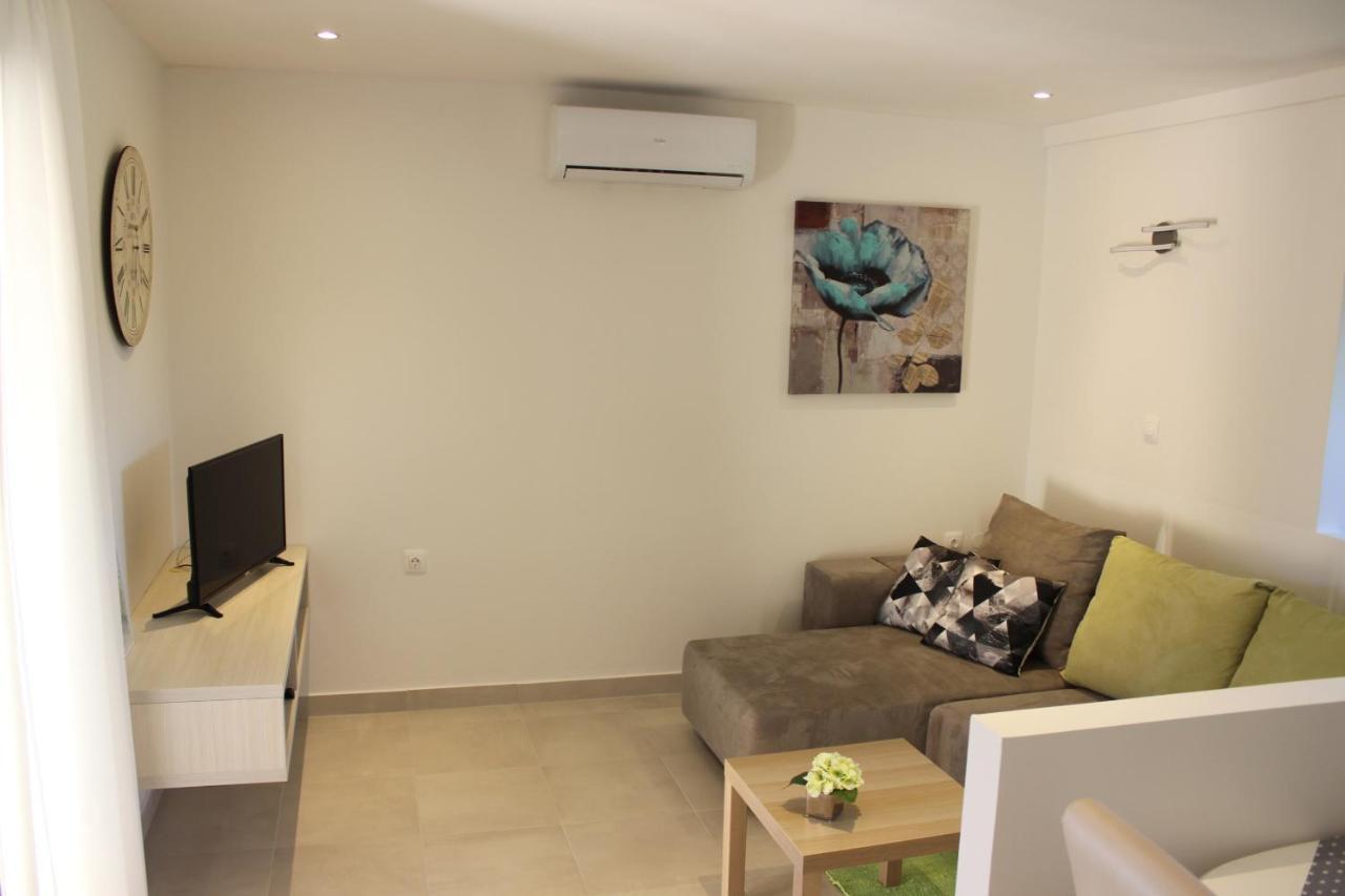 Apartments With A Parking Space Valbandon, Fazana - 7296 Štinjan Extérieur photo